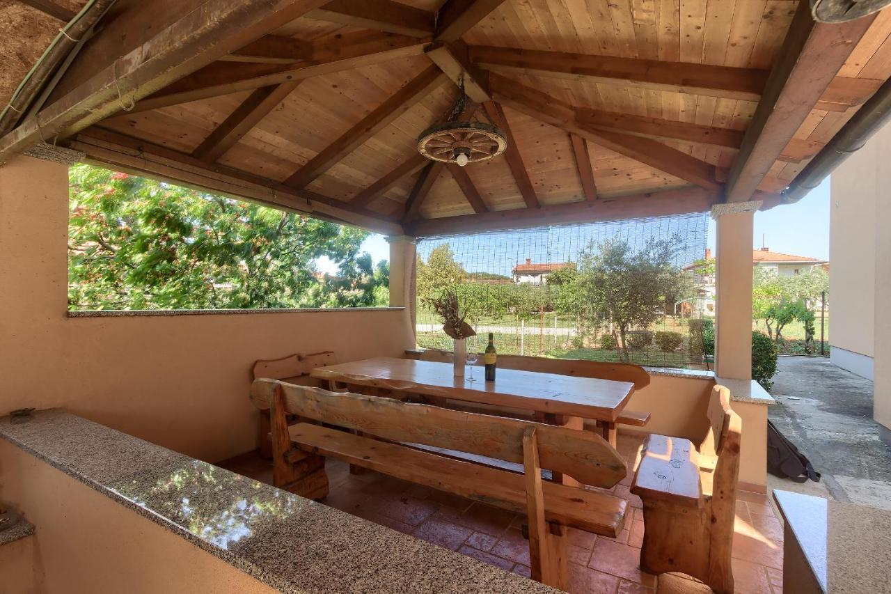 Apartments Ari And Bonnie - Cozy With Roof Terrace Pula Exterior foto
