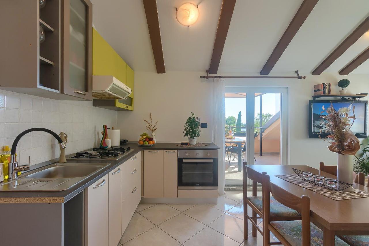 Apartments Ari And Bonnie - Cozy With Roof Terrace Pula Exterior foto