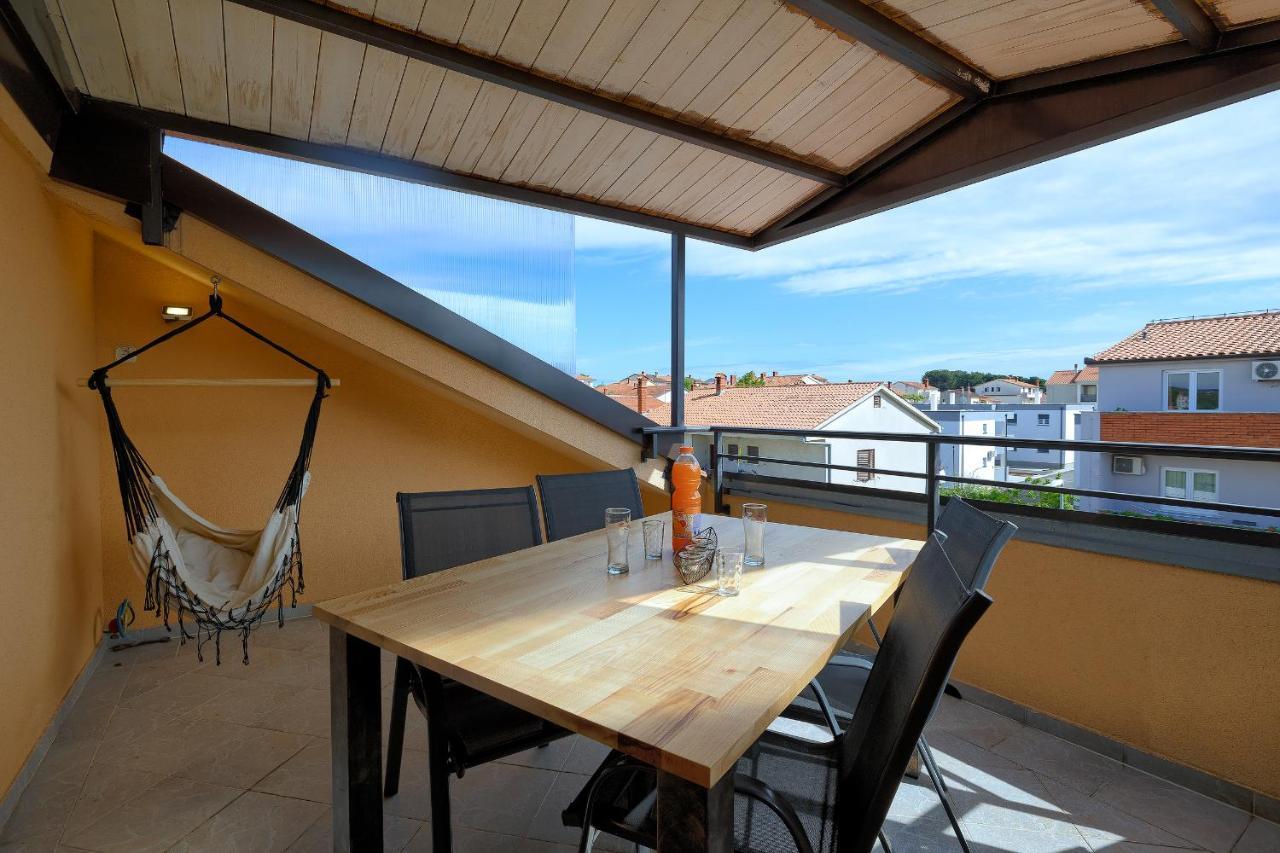 Apartments Ari And Bonnie - Cozy With Roof Terrace Pula Exterior foto