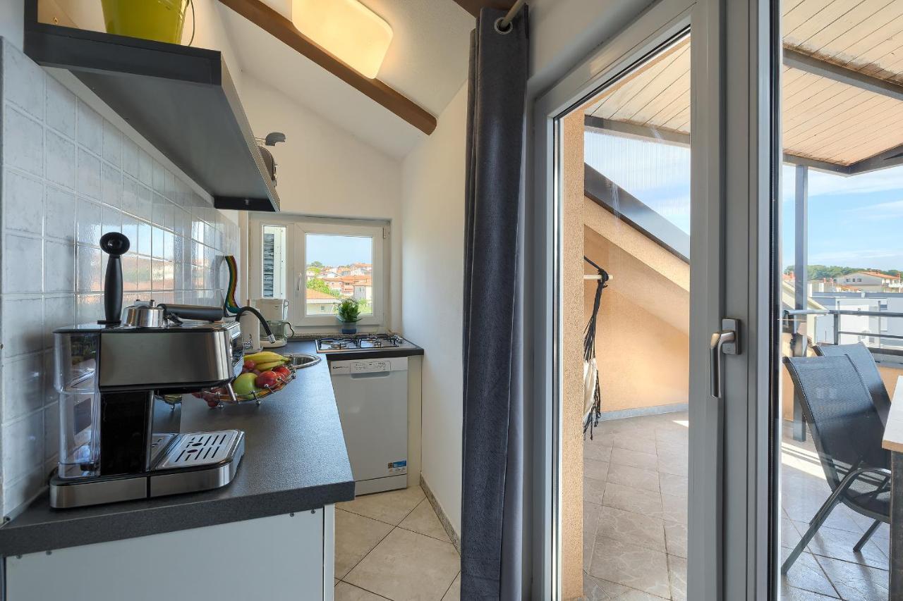 Apartments Ari And Bonnie - Cozy With Roof Terrace Pula Exterior foto