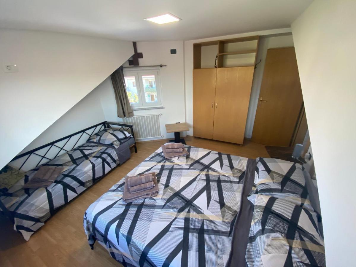 Apartments Ari And Bonnie - Cozy With Roof Terrace Pula Exterior foto