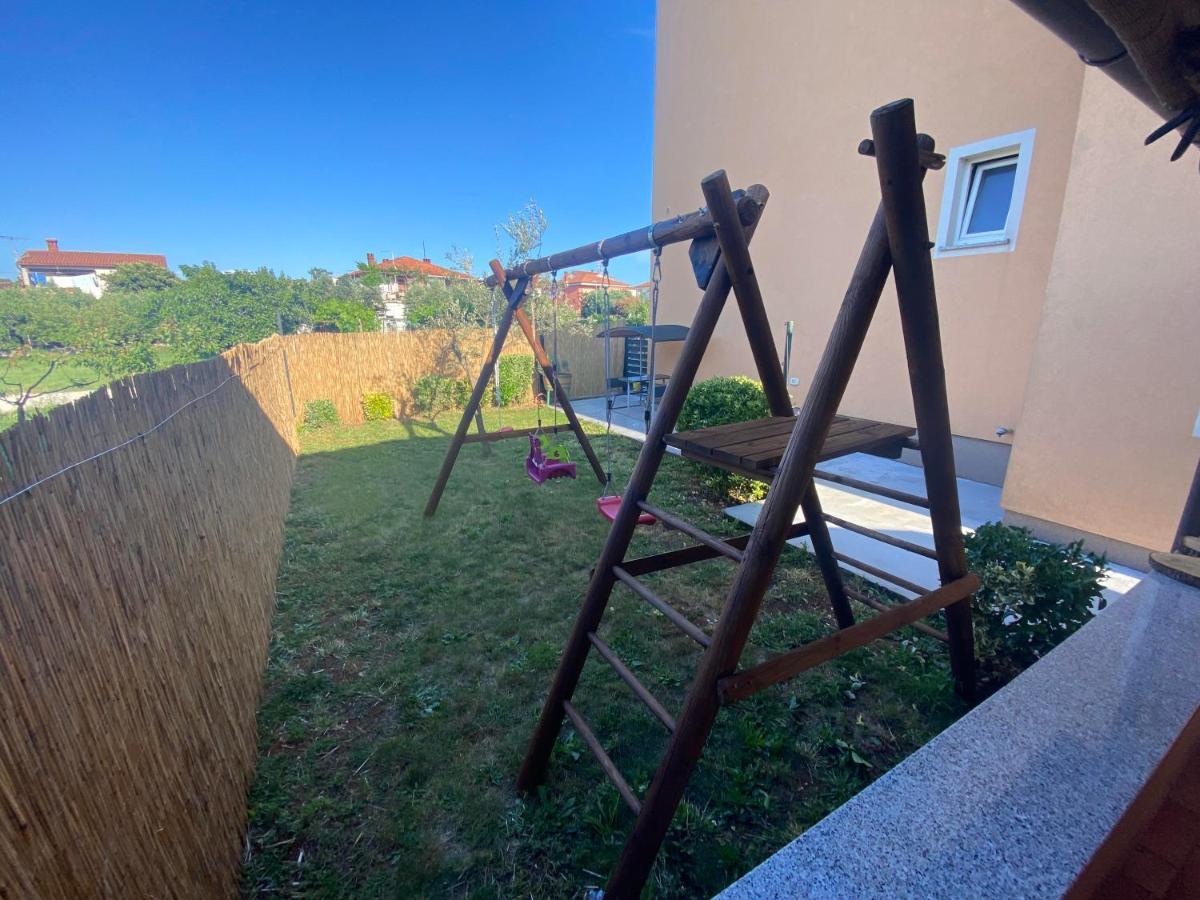 Apartments Ari And Bonnie - Cozy With Roof Terrace Pula Exterior foto
